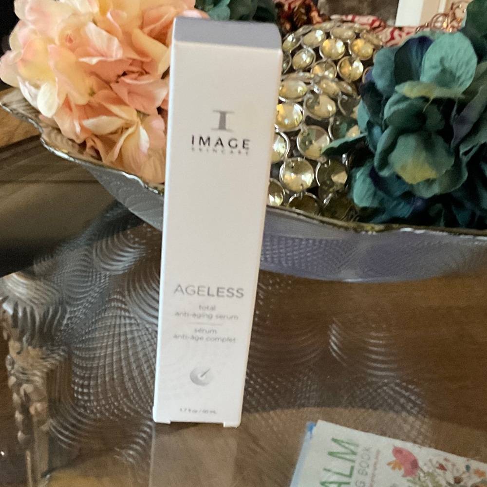 Image Skincare
Ageless total anti-aging serum 1.7 oz